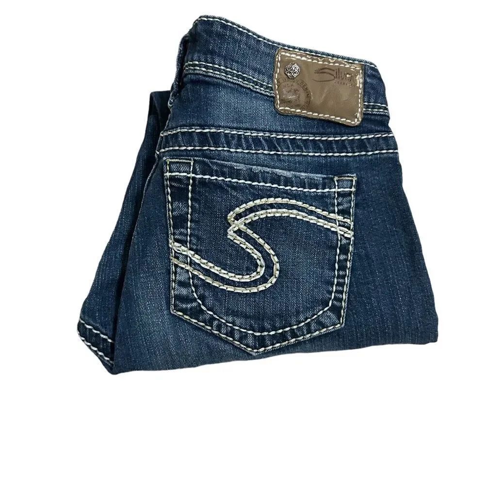 Silver Natsuki Relaxed Straight Medium Wash Comfortable Pocket Crop Ankle Jeans